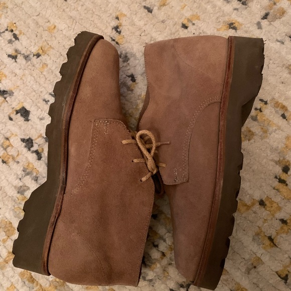 Vibram Tan Boots - Picture 8 of 10